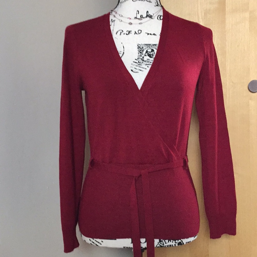 EUC NY&CO V-neck sweater
